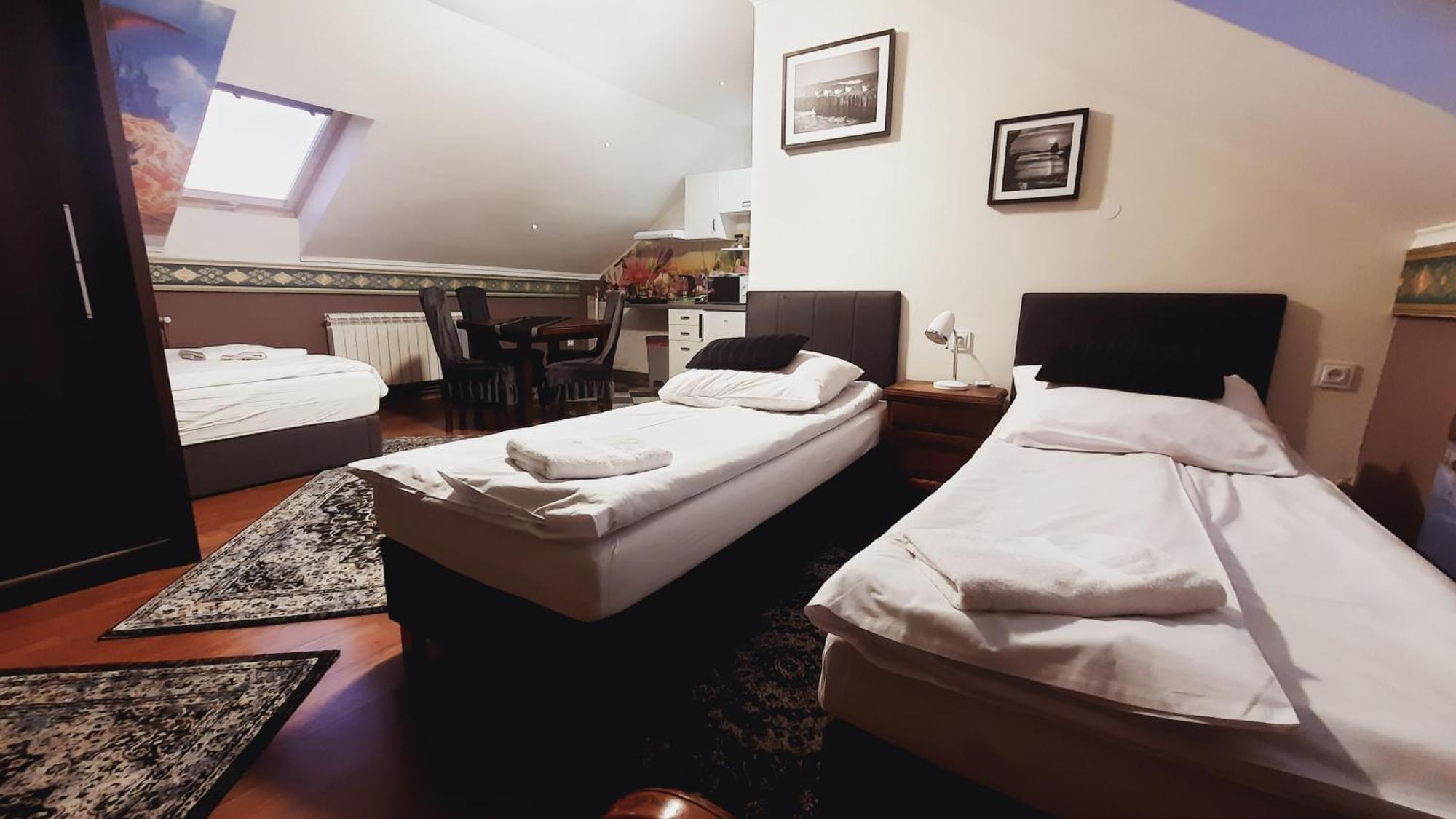 Hotel Rezydencja Rosa แชมิตช์ ภายนอก รูปภาพ