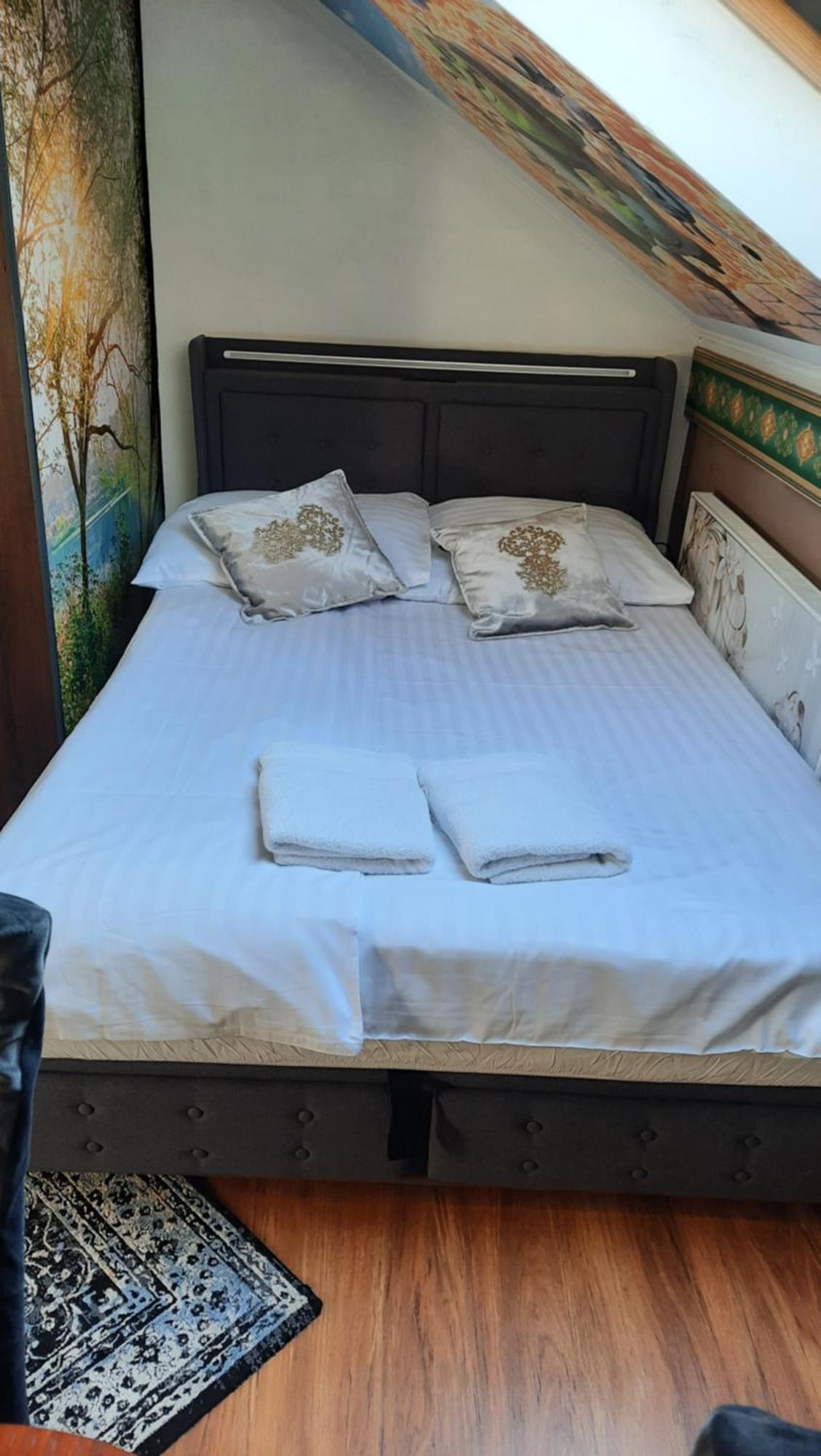 Hotel Rezydencja Rosa แชมิตช์ ภายนอก รูปภาพ