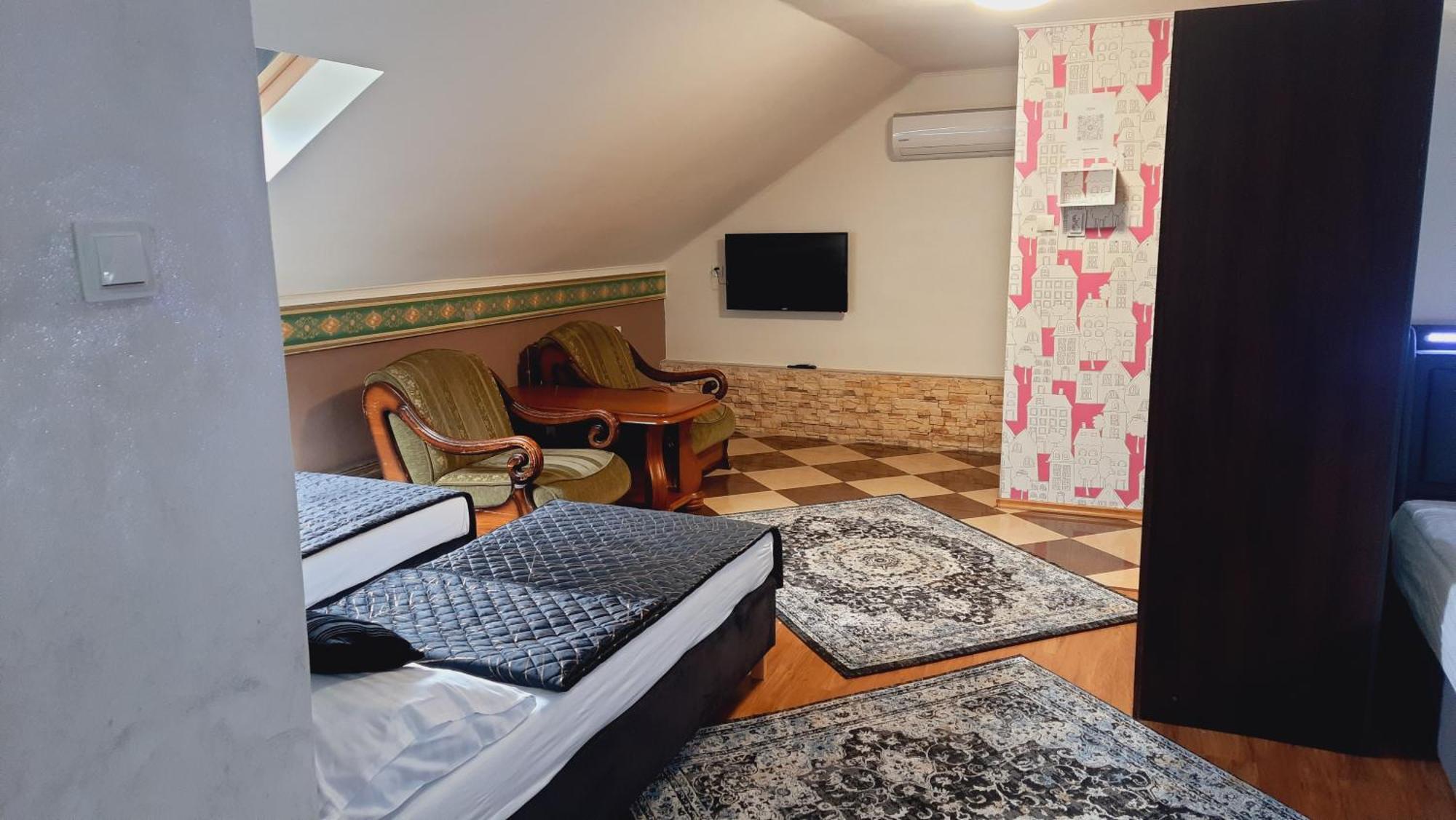 Hotel Rezydencja Rosa แชมิตช์ ภายนอก รูปภาพ